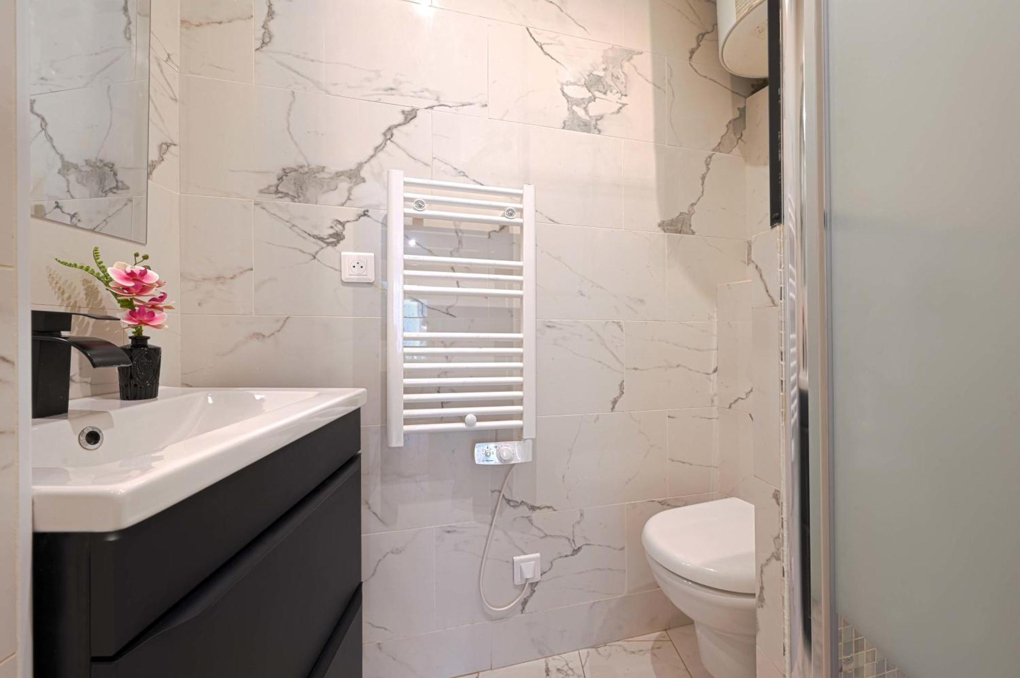 Superbe Appartement De 2 Pieces ปารีส ภายนอก รูปภาพ